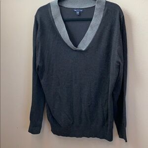 Gap sweater